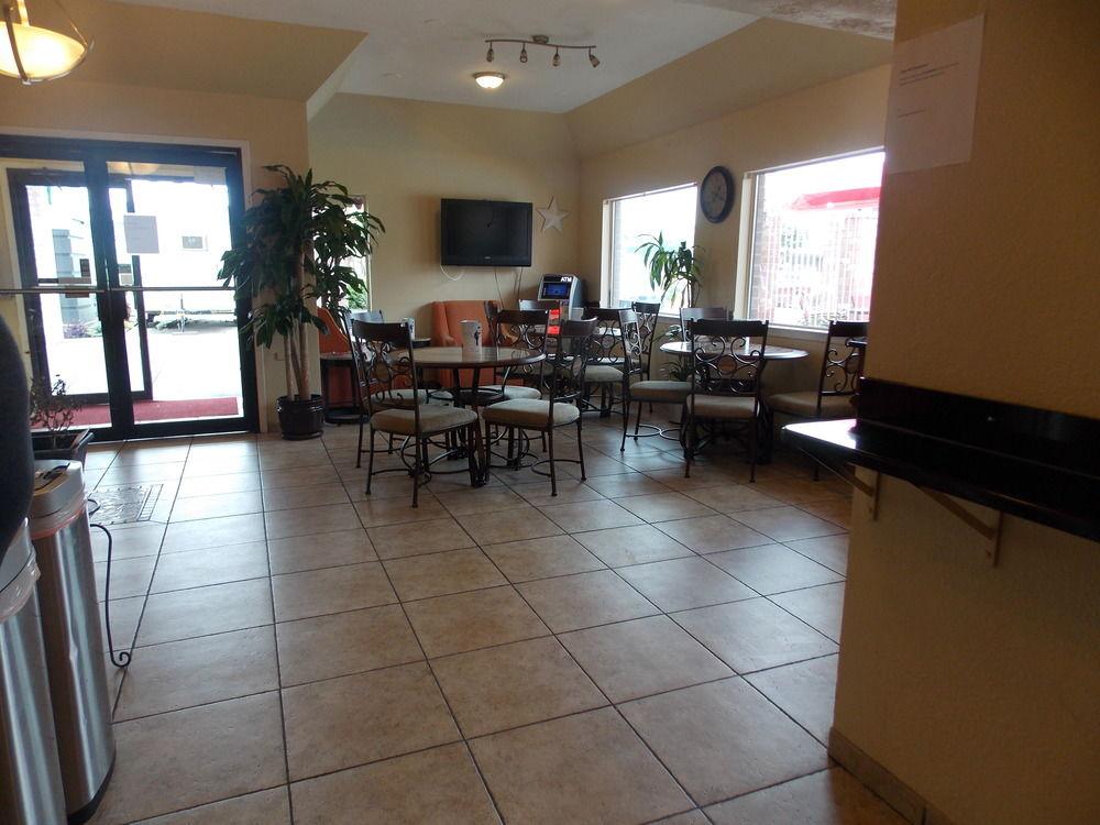 Econo Lodge Inn & Suites Downtown San Antonio Buitenkant foto