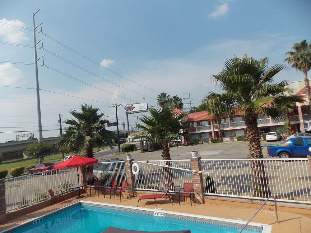 Econo Lodge Inn & Suites Downtown San Antonio Buitenkant foto