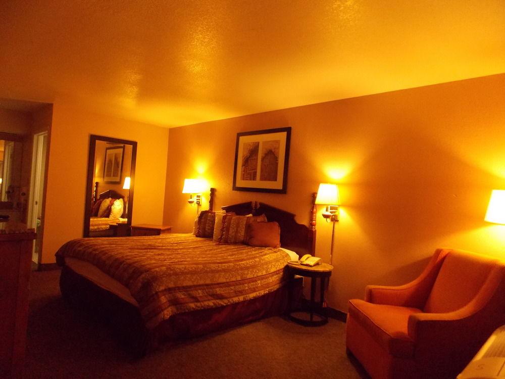 Econo Lodge Inn & Suites Downtown San Antonio Buitenkant foto