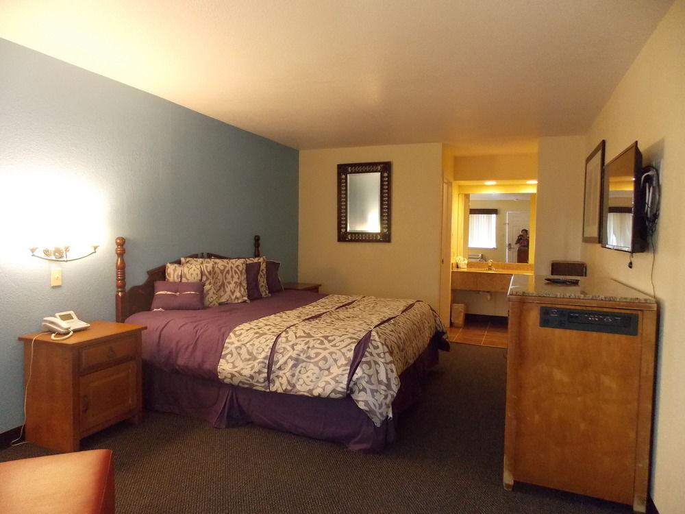 Econo Lodge Inn & Suites Downtown San Antonio Buitenkant foto