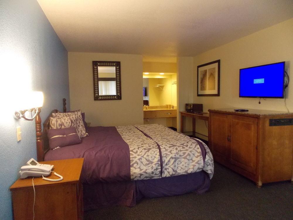 Econo Lodge Inn & Suites Downtown San Antonio Buitenkant foto