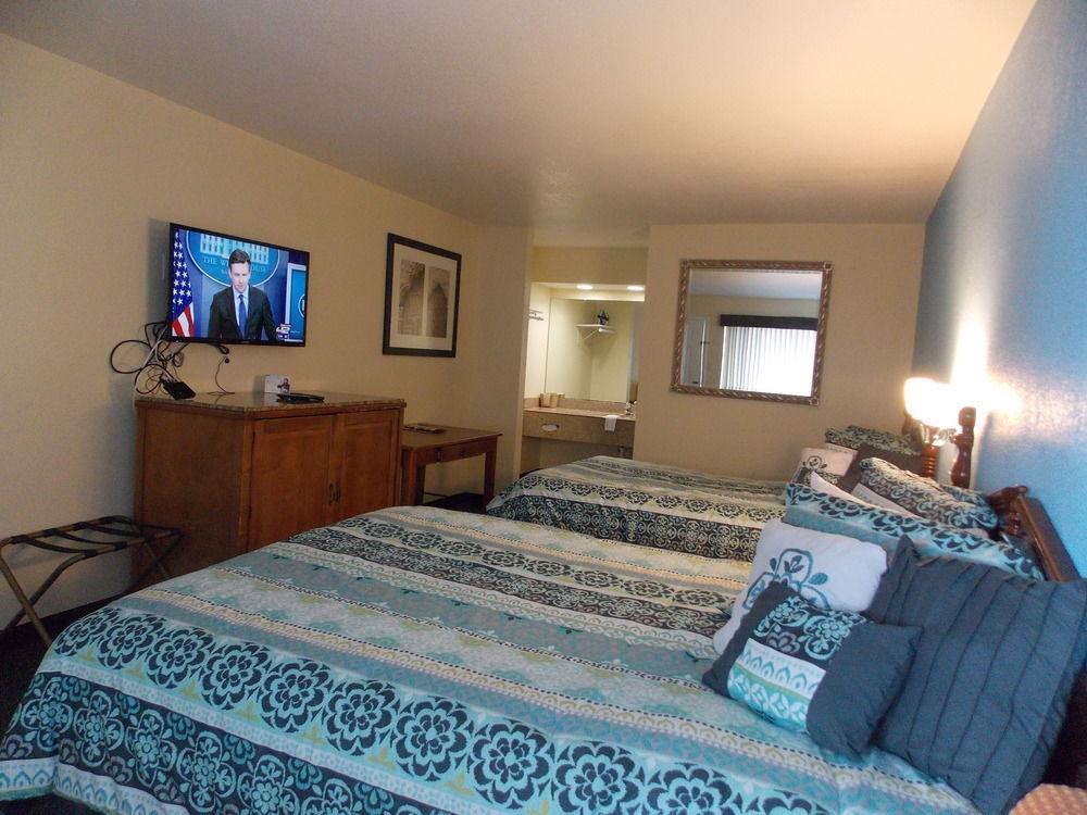 Econo Lodge Inn & Suites Downtown San Antonio Buitenkant foto