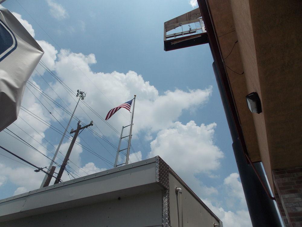Econo Lodge Inn & Suites Downtown San Antonio Buitenkant foto