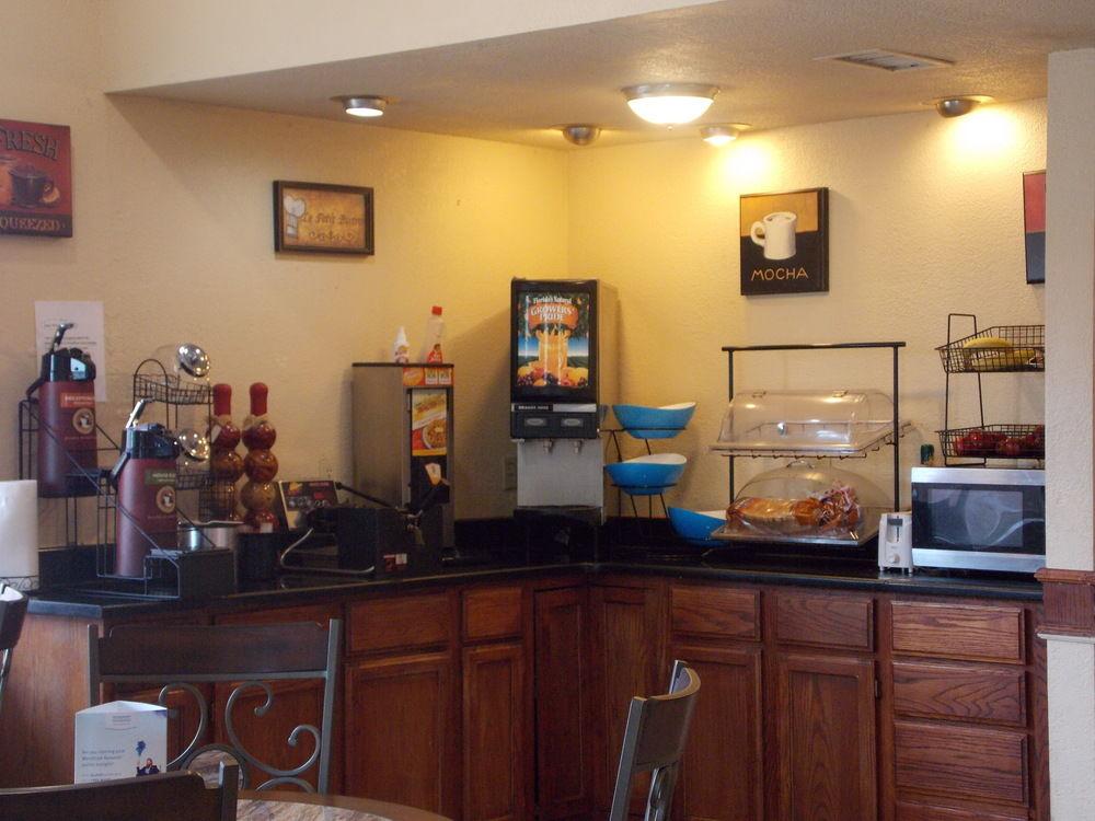 Econo Lodge Inn & Suites Downtown San Antonio Buitenkant foto