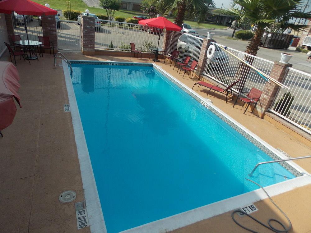 Econo Lodge Inn & Suites Downtown San Antonio Buitenkant foto
