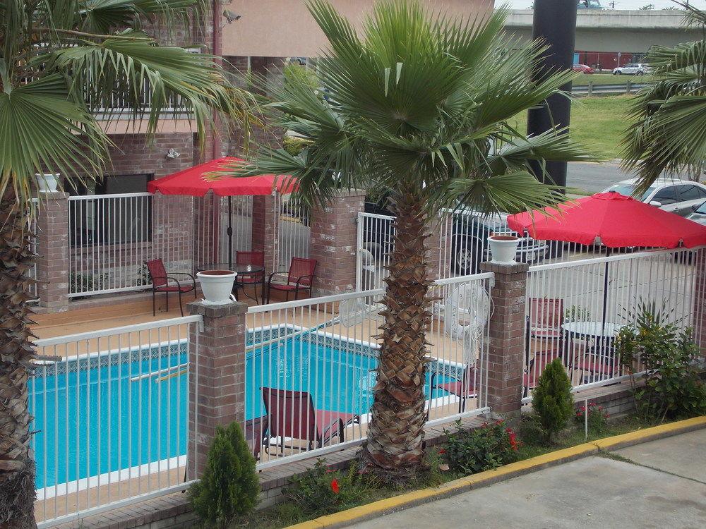 Econo Lodge Inn & Suites Downtown San Antonio Buitenkant foto