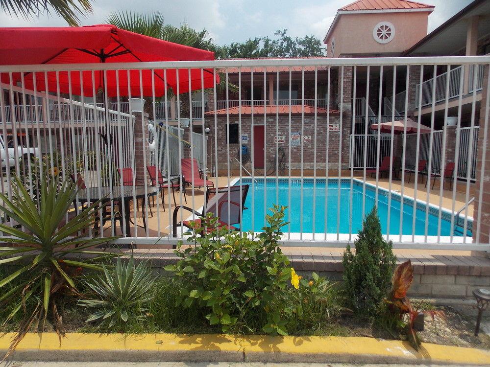 Econo Lodge Inn & Suites Downtown San Antonio Buitenkant foto