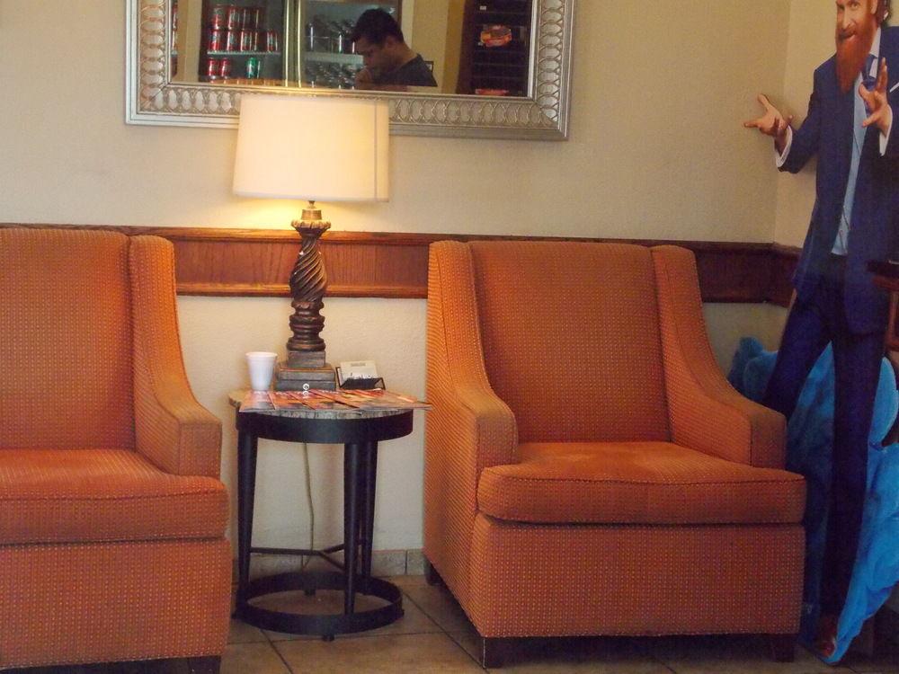 Econo Lodge Inn & Suites Downtown San Antonio Buitenkant foto
