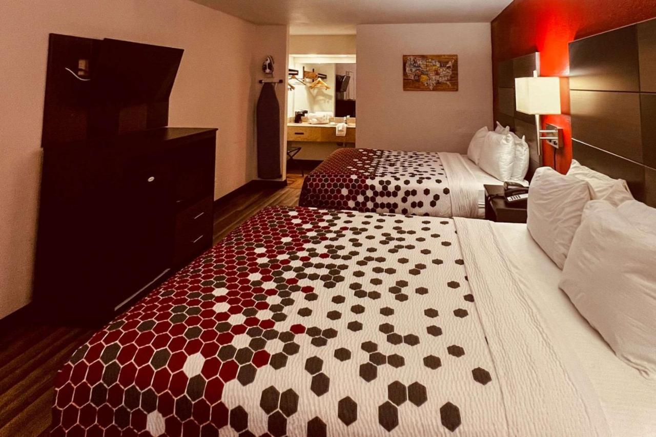 Econo Lodge Inn & Suites Downtown San Antonio Buitenkant foto