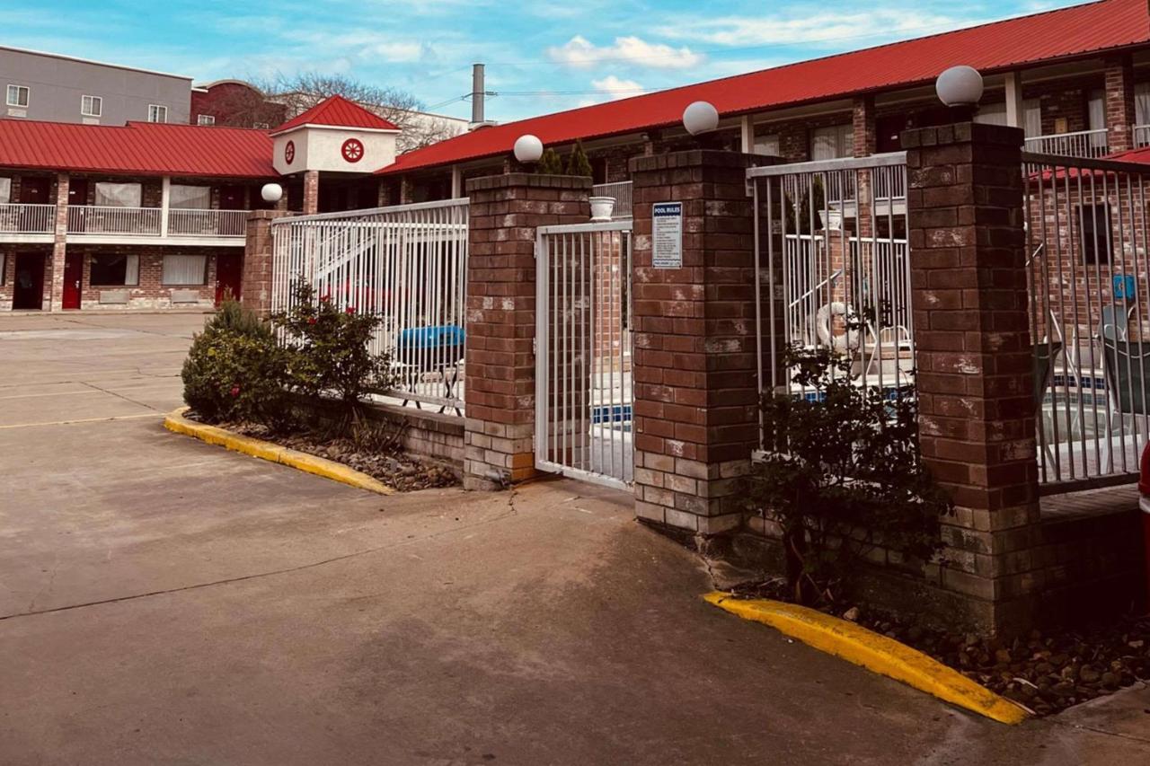 Econo Lodge Inn & Suites Downtown San Antonio Buitenkant foto
