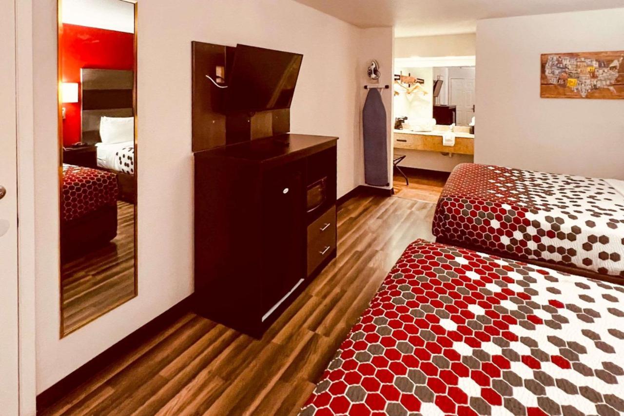 Econo Lodge Inn & Suites Downtown San Antonio Buitenkant foto