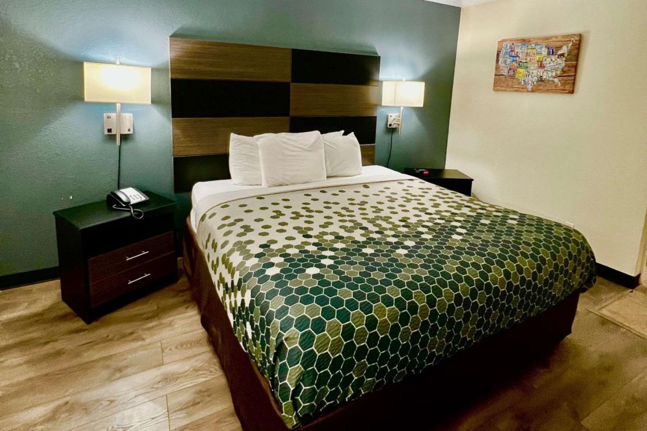 Econo Lodge Inn & Suites Downtown San Antonio Buitenkant foto