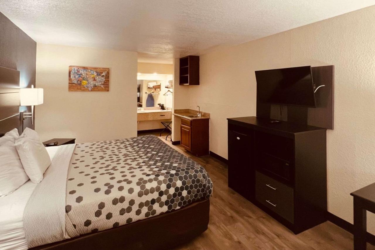 Econo Lodge Inn & Suites Downtown San Antonio Buitenkant foto